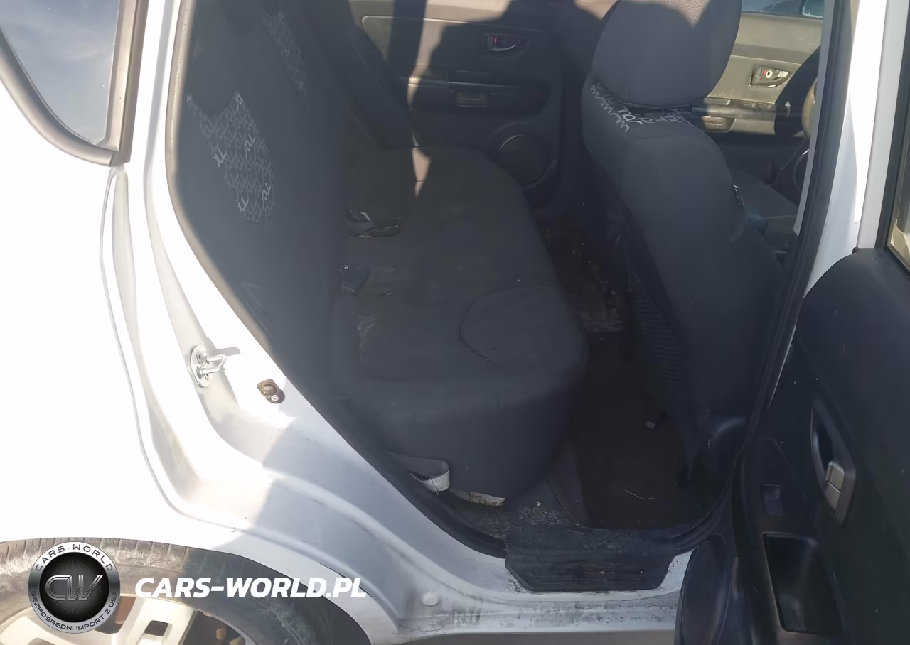 2010 Kia Soul + VIN:KNDJT2A27A7703112 - 8