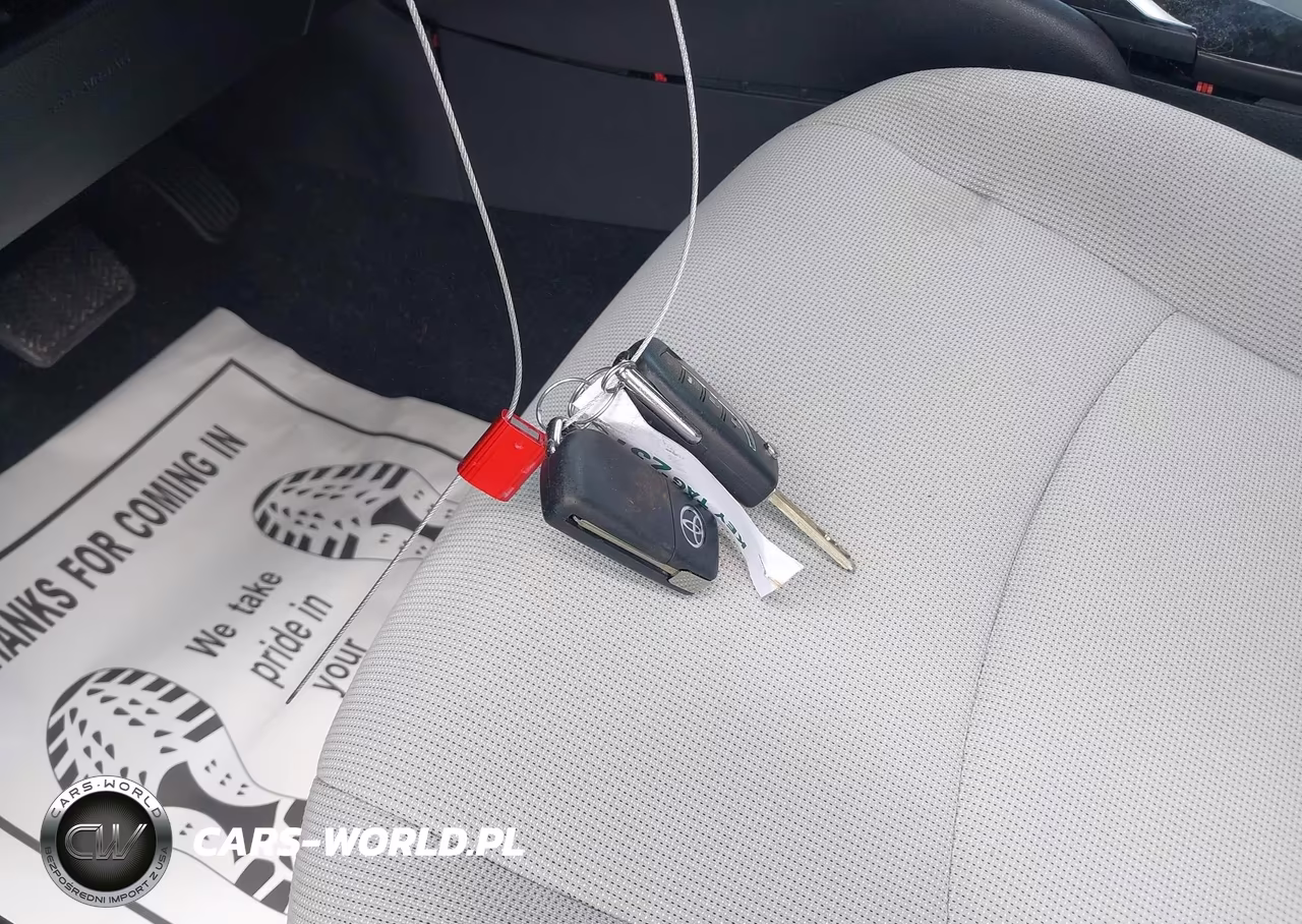 2020 Toyota Corolla Le VIN:5YFEPRAE6LP101585 - 11