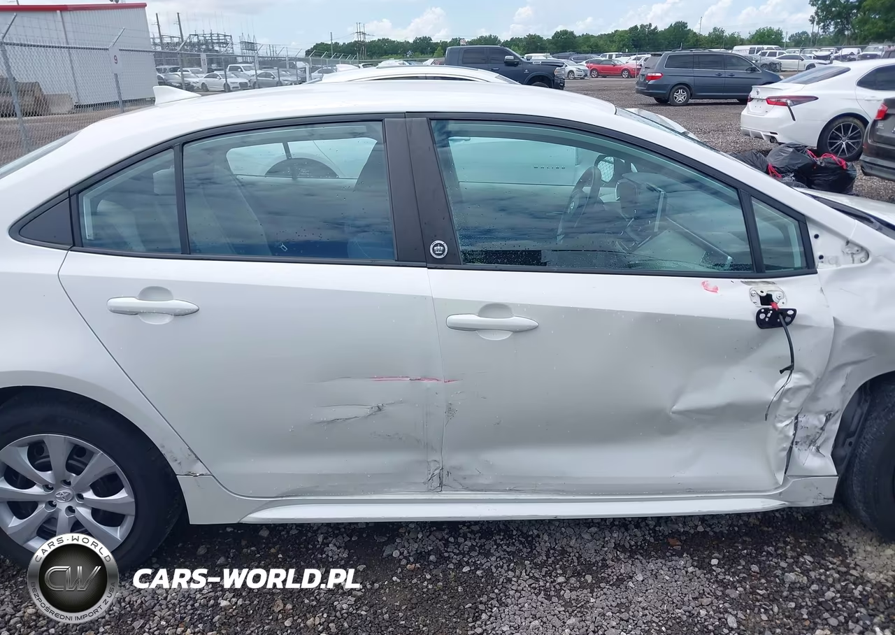 2020 Toyota Corolla Le VIN:5YFEPRAE6LP101585 - 13