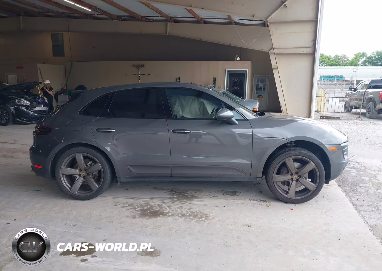 2016 Porsche Macan S VIN:WP1AB2A57GLB49890 - 13