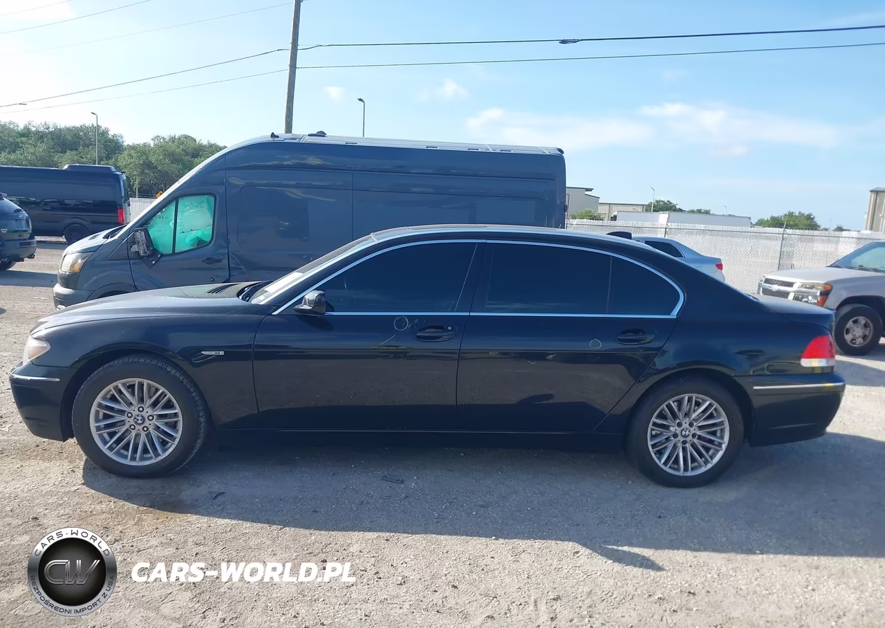 2005 BMW 745Li VIN:WBAGN63515DS56218 - 14