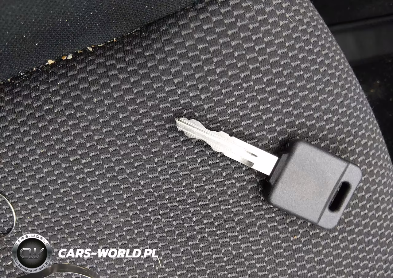 2019 Nissan Sentra S VIN:3N1AB7AP1KY269865 - 11