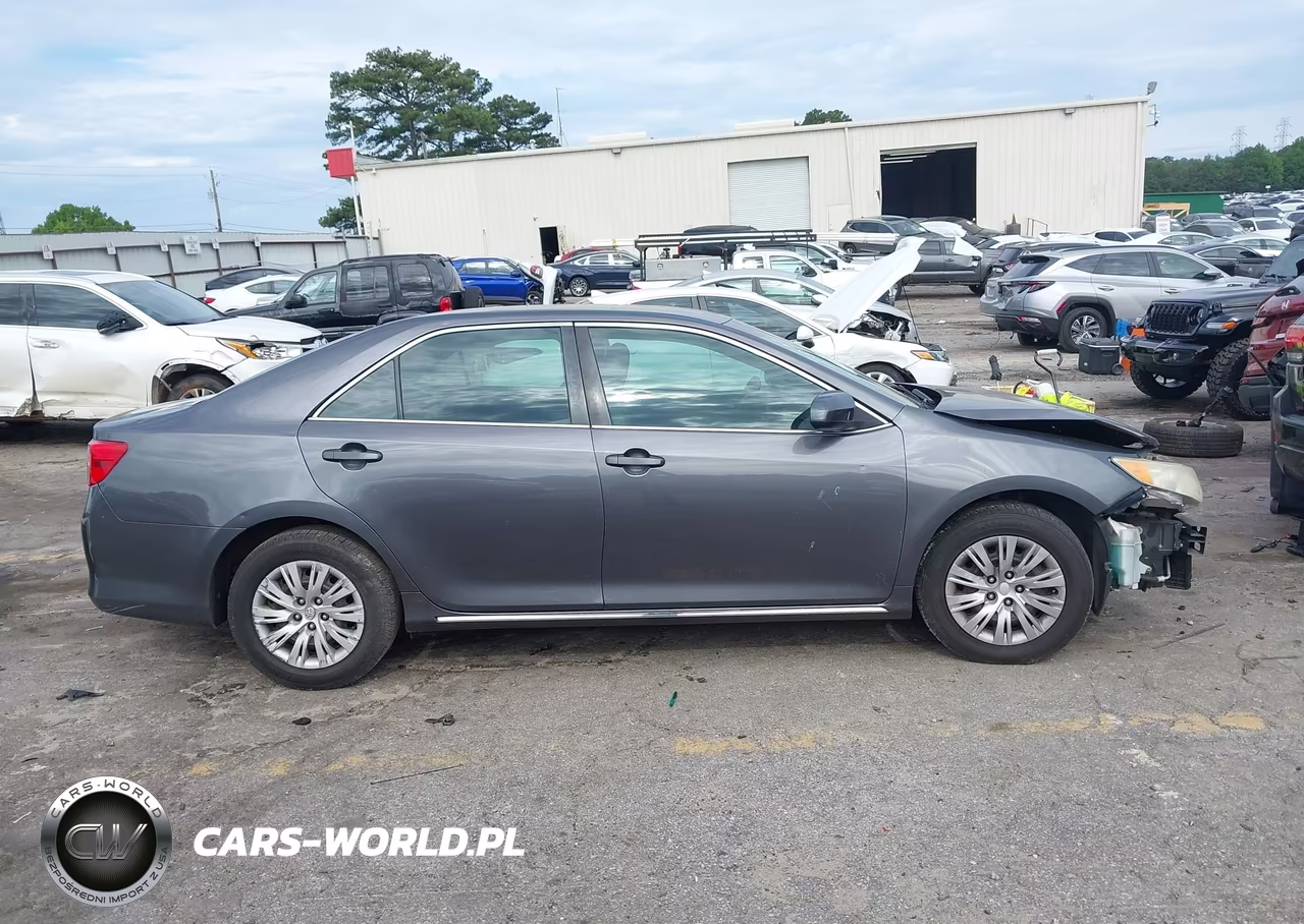 2013 Toyota Camry Le VIN:4T4BF1FKXDR282511 - 13