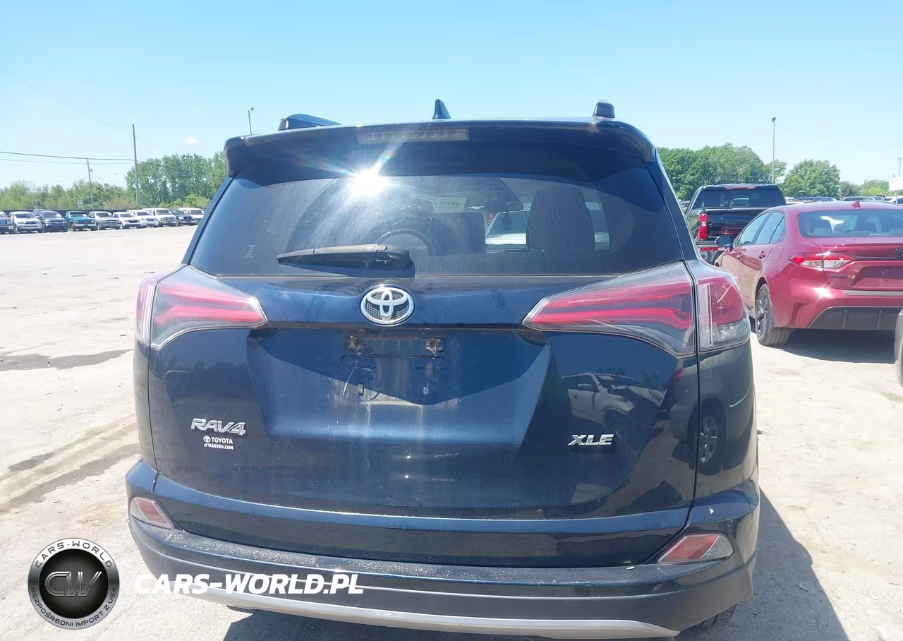 2018 Toyota Rav4 Xle VIN:JTMWFREV2JJ211035 - 16