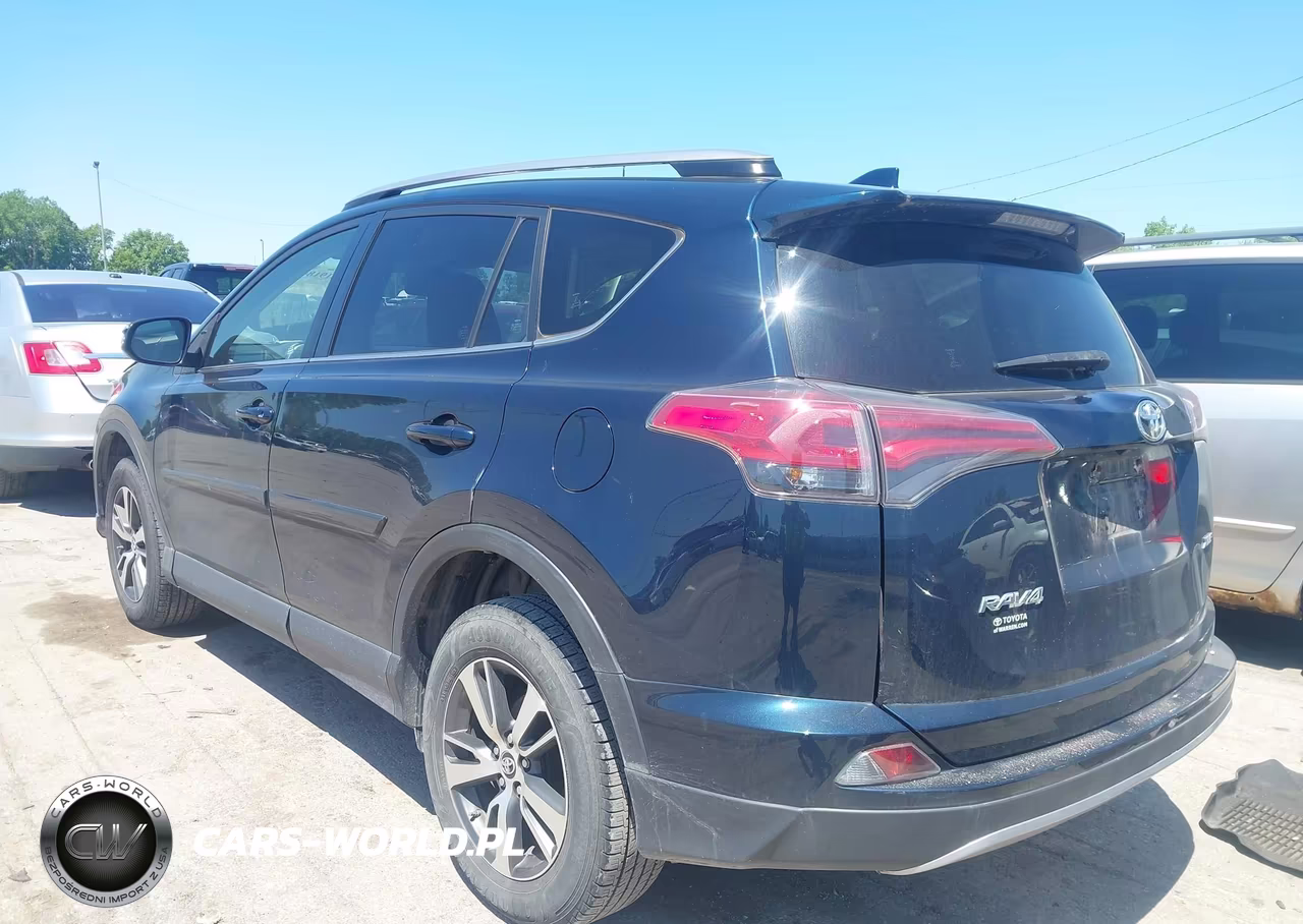 2018 Toyota Rav4 Xle VIN:JTMWFREV2JJ211035 - 3