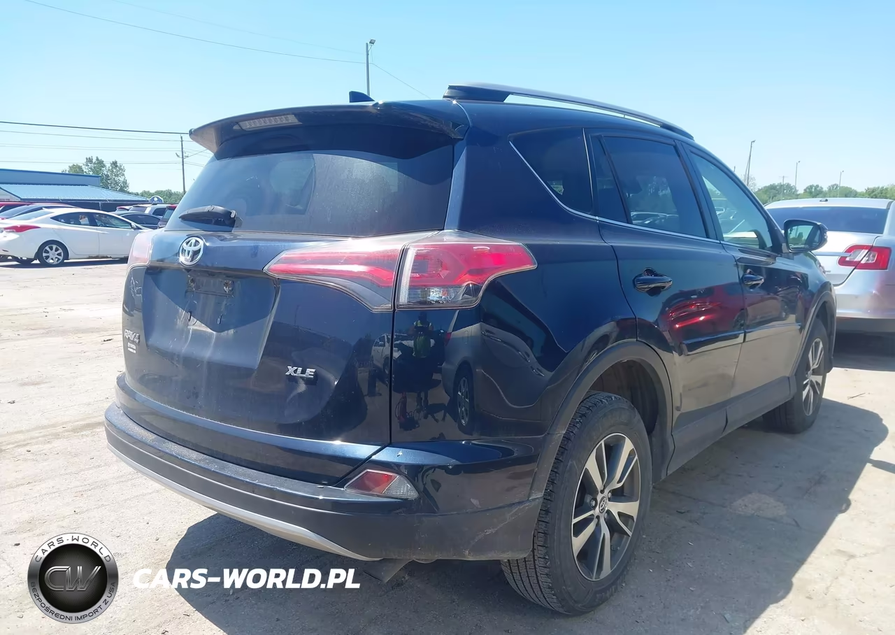 2018 Toyota Rav4 Xle VIN:JTMWFREV2JJ211035 - 4