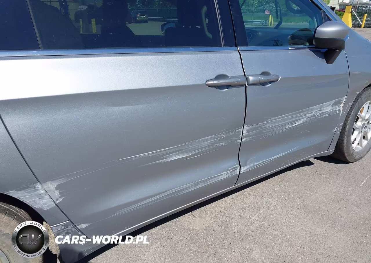 2019 Chrysler Pacifica Lx VIN:2C4RC1CG0KR733624 - 17
