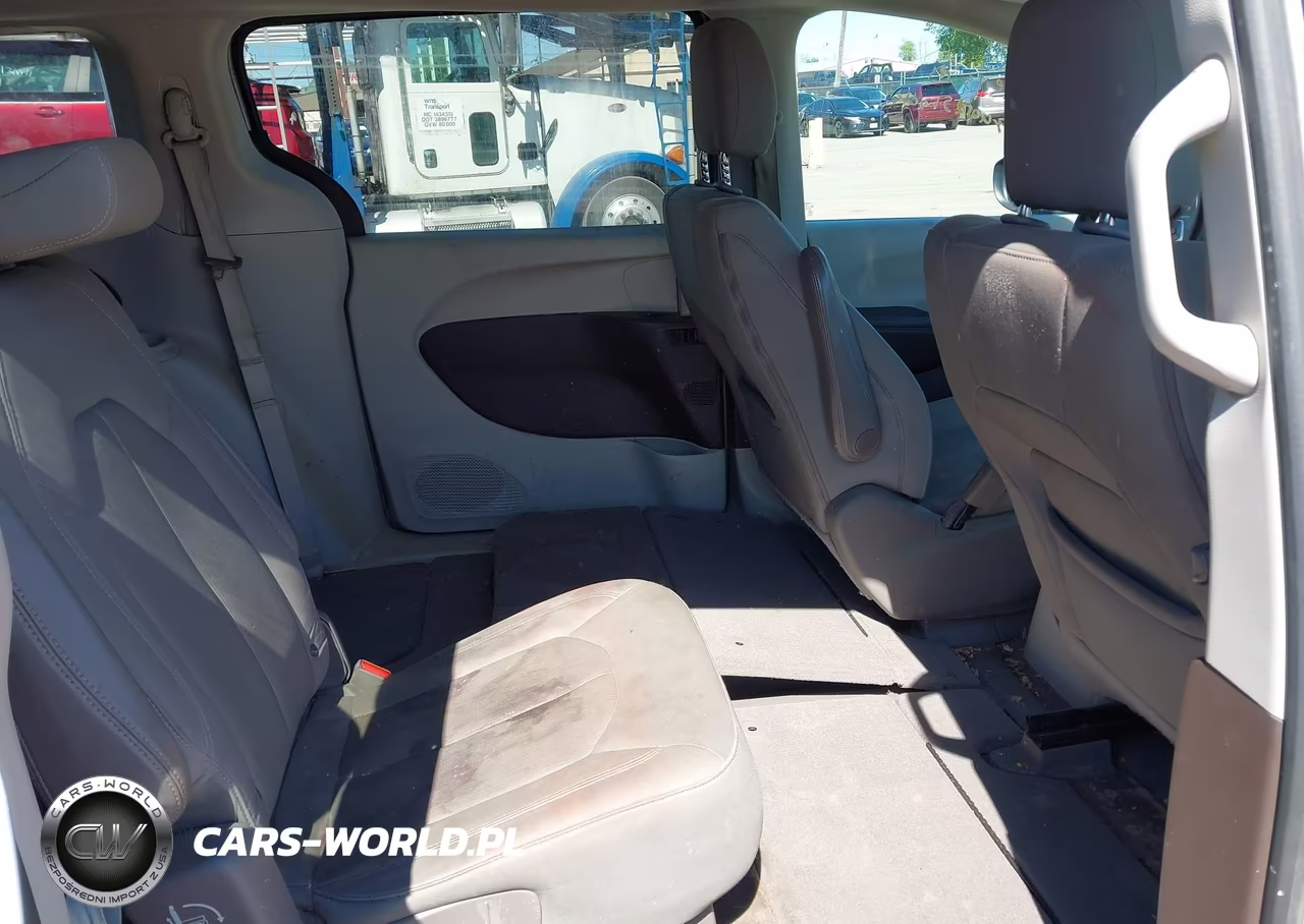 2019 Chrysler Pacifica Lx VIN:2C4RC1CG0KR733624 - 8