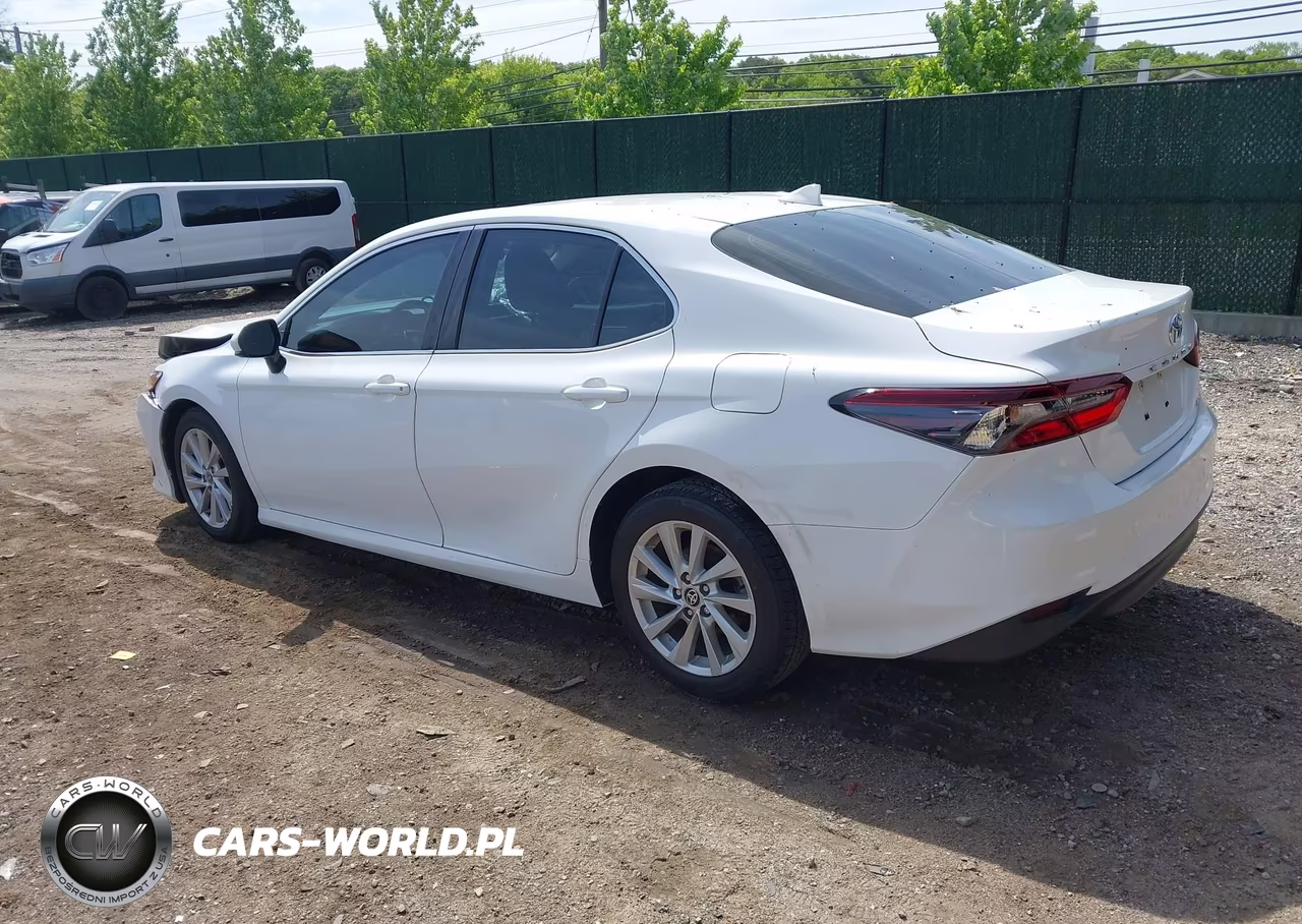2021 Toyota Camry Le VIN:4T1C11AKXMU453116 - 3