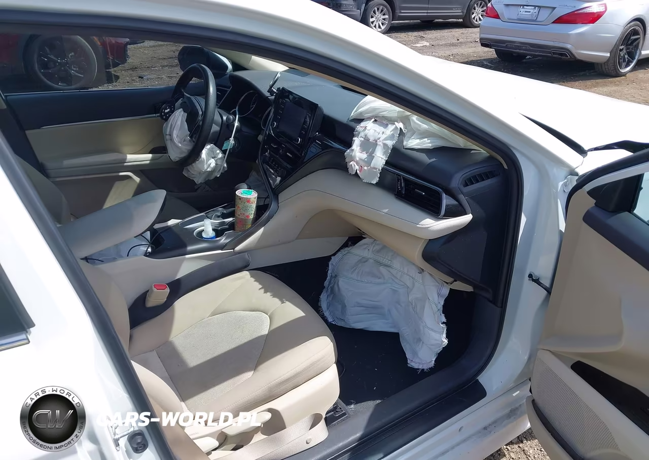 2021 Toyota Camry Le VIN:4T1C11AKXMU453116 - 5