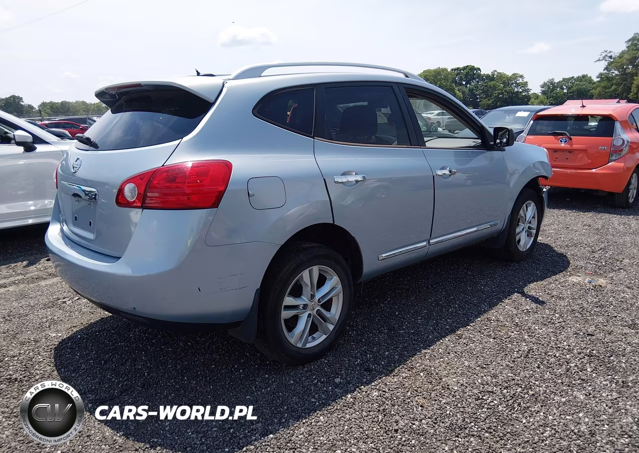 2015 Nissan Rogue Select S VIN:JN8AS5MT6FW151788 - 4