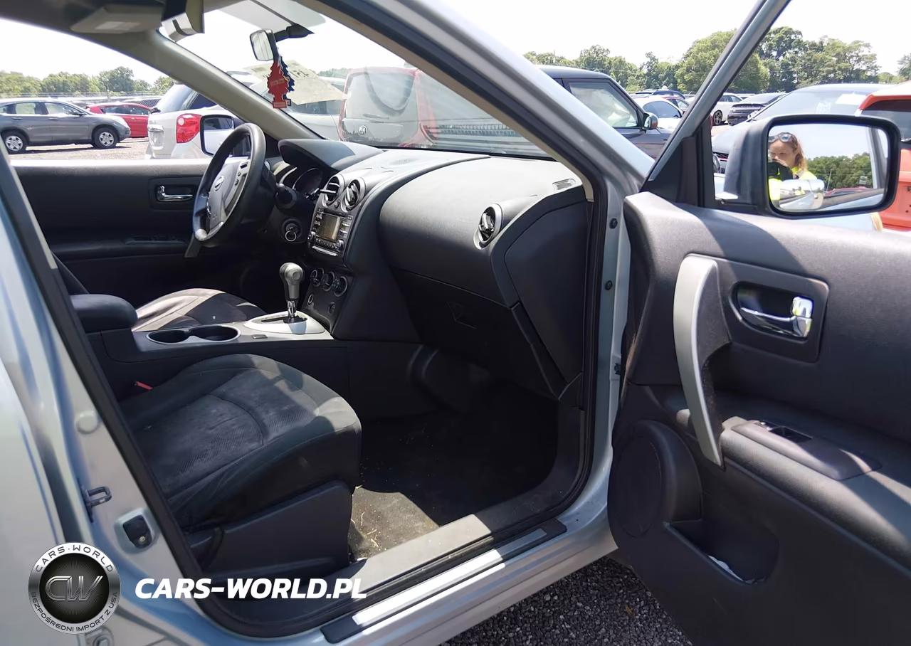 2015 Nissan Rogue Select S VIN:JN8AS5MT6FW151788 - 5