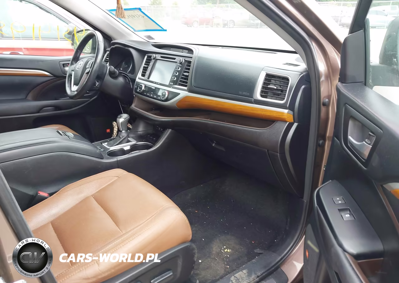 2017 Toyota Highlander Hybrid Limited Platinum VIN:5TDDGRFH8HS021332 - 5