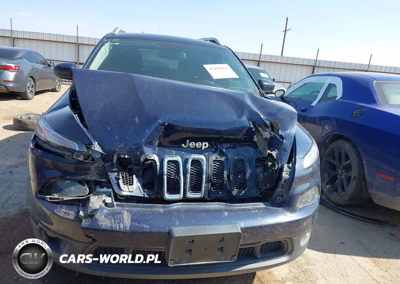 2015 Jeep Cherokee Latitude VIN:1C4PJLCB5FW560970 - 11