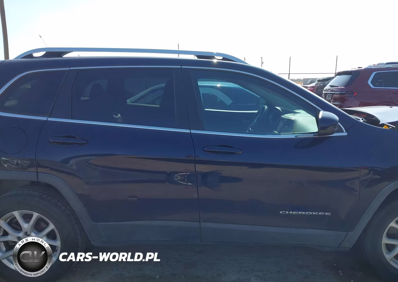 2015 Jeep Cherokee Latitude VIN:1C4PJLCB5FW560970 - 12
