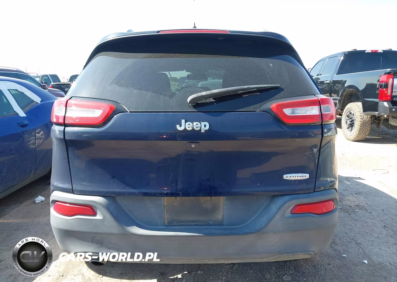 2015 Jeep Cherokee Latitude VIN:1C4PJLCB5FW560970 - 15