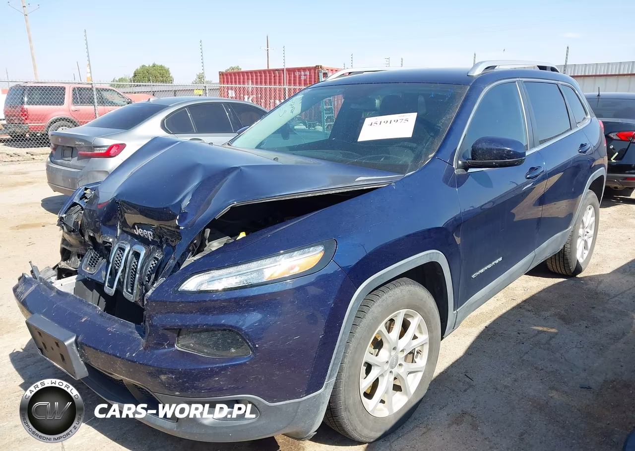 2015 Jeep Cherokee Latitude VIN:1C4PJLCB5FW560970 - 2