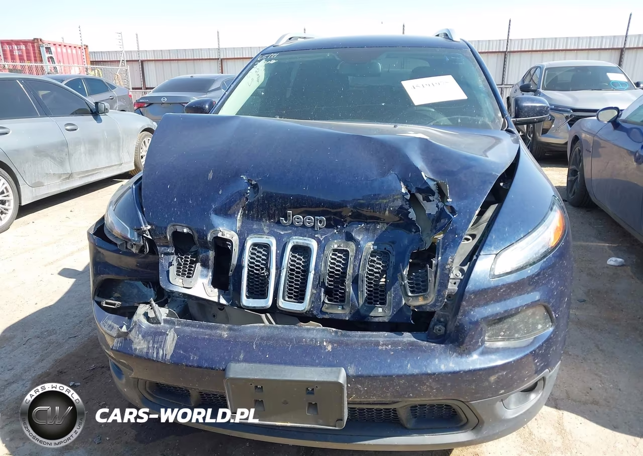 2015 Jeep Cherokee Latitude VIN:1C4PJLCB5FW560970 - 6