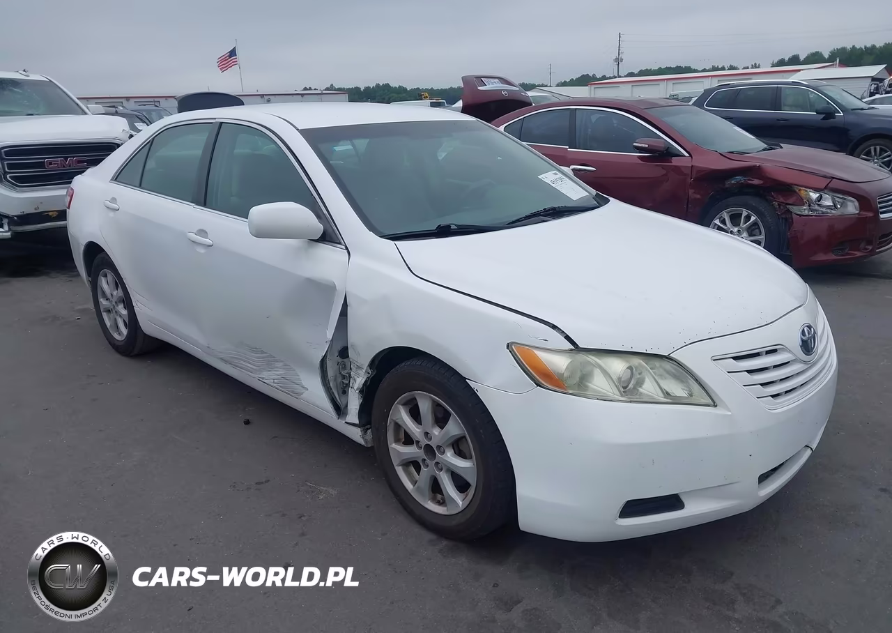 2011 Toyota Camry Le – zdjęcie 1 z 12