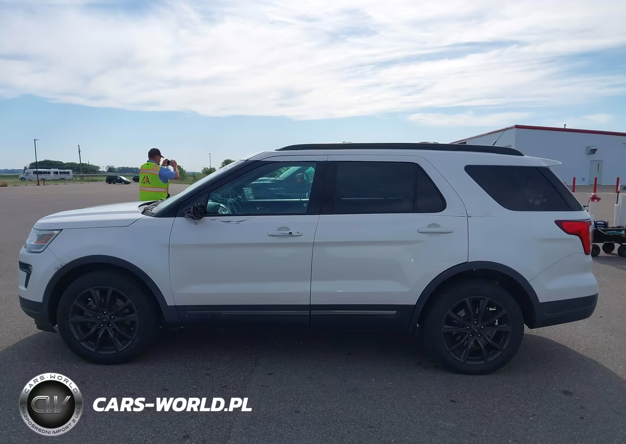 2018 Ford Explorer Xlt VIN:1FM5K8D89JGB50949 - 14