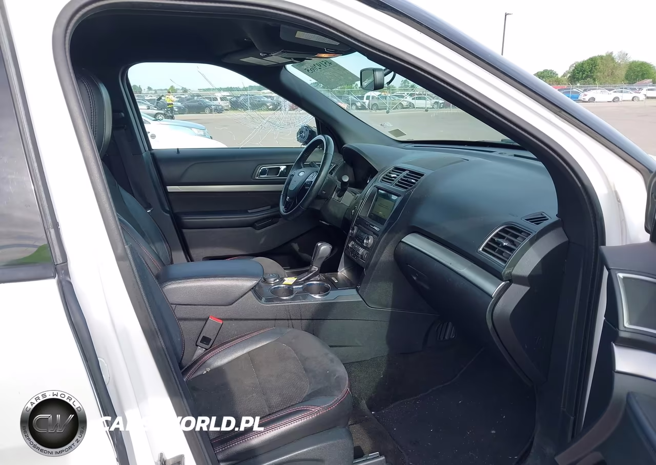 2018 Ford Explorer Xlt VIN:1FM5K8D89JGB50949 - 5