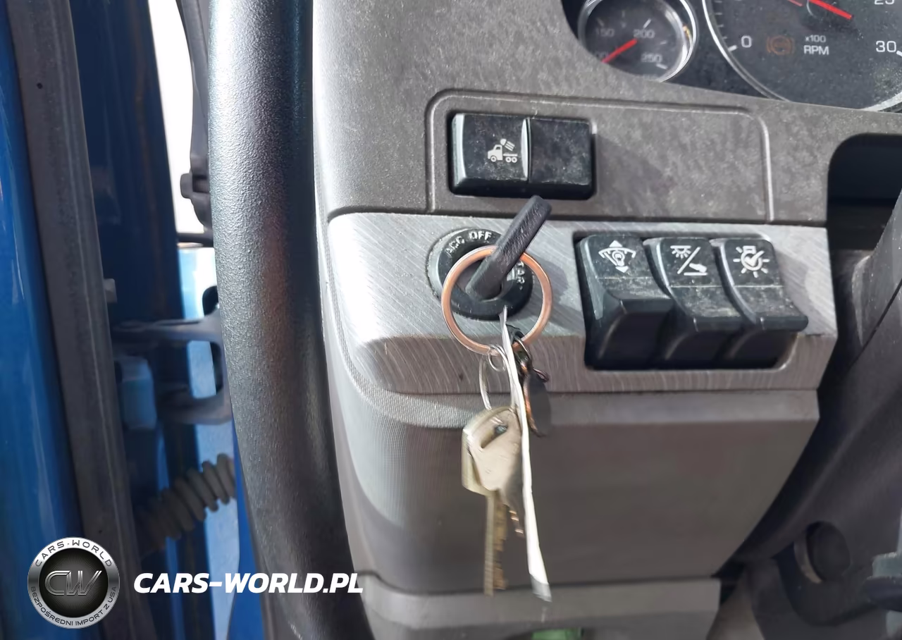 2017 Kenworth T680 VIN:1XKYDP9X9HJ131969 - 10