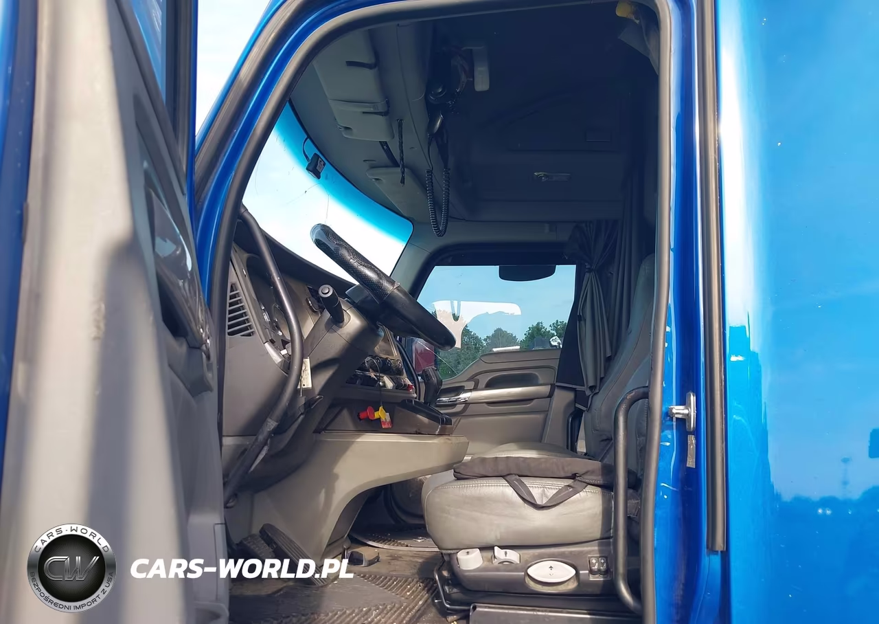 2017 Kenworth T680 VIN:1XKYDP9X9HJ131969 - 7