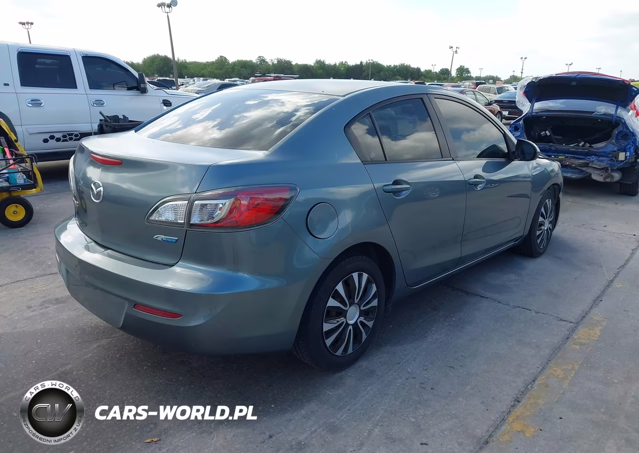 2013 Mazda Mazda3 I Sport VIN:JM1BL1U74D1777486 - 4