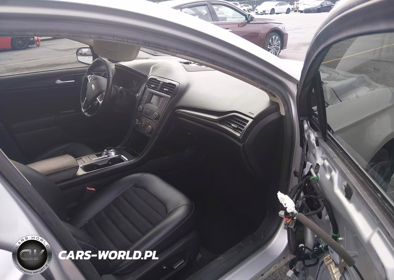 2018 Ford Fusion Hybrid Se VIN:3FA6P0LU1JR120661 - 5