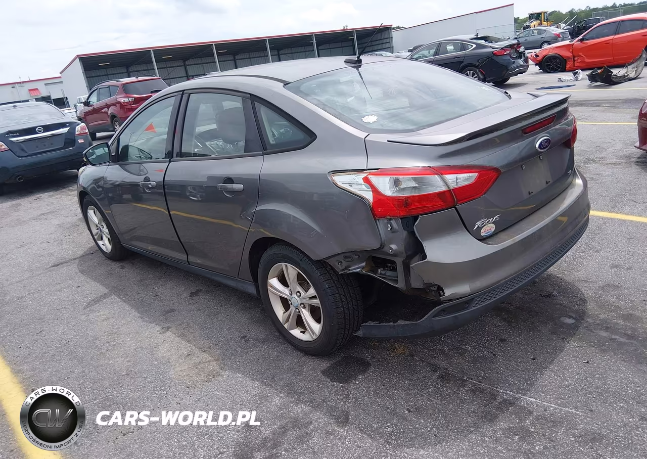 2012 Ford Focus Se VIN:1FAHP3F22CL384431 - 3