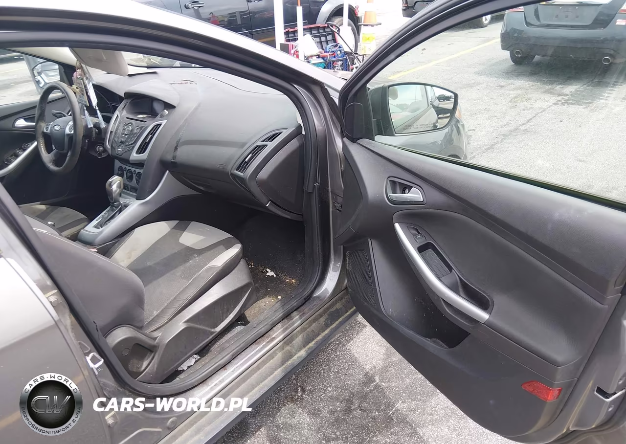 2012 Ford Focus Se VIN:1FAHP3F22CL384431 - 5