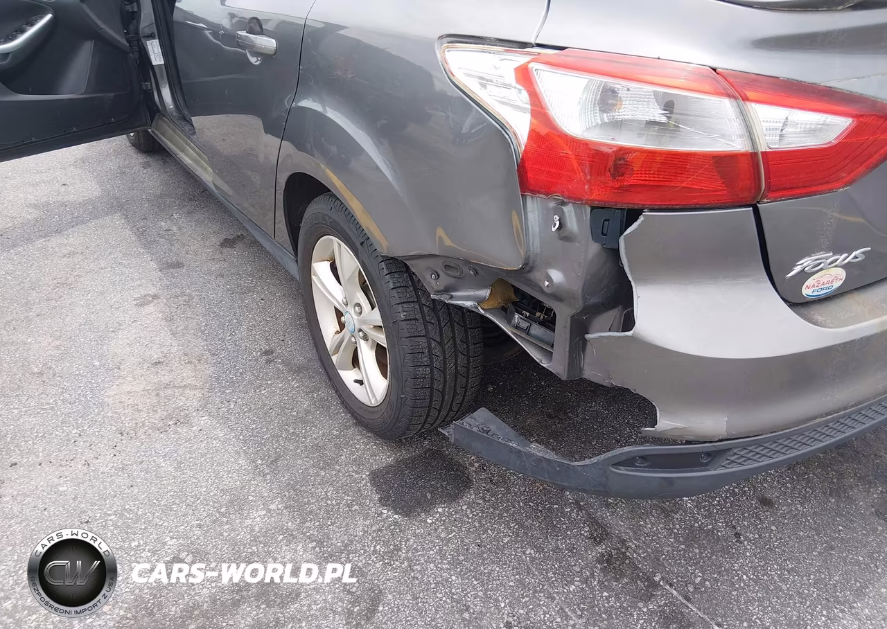 2012 Ford Focus Se VIN:1FAHP3F22CL384431 - 6