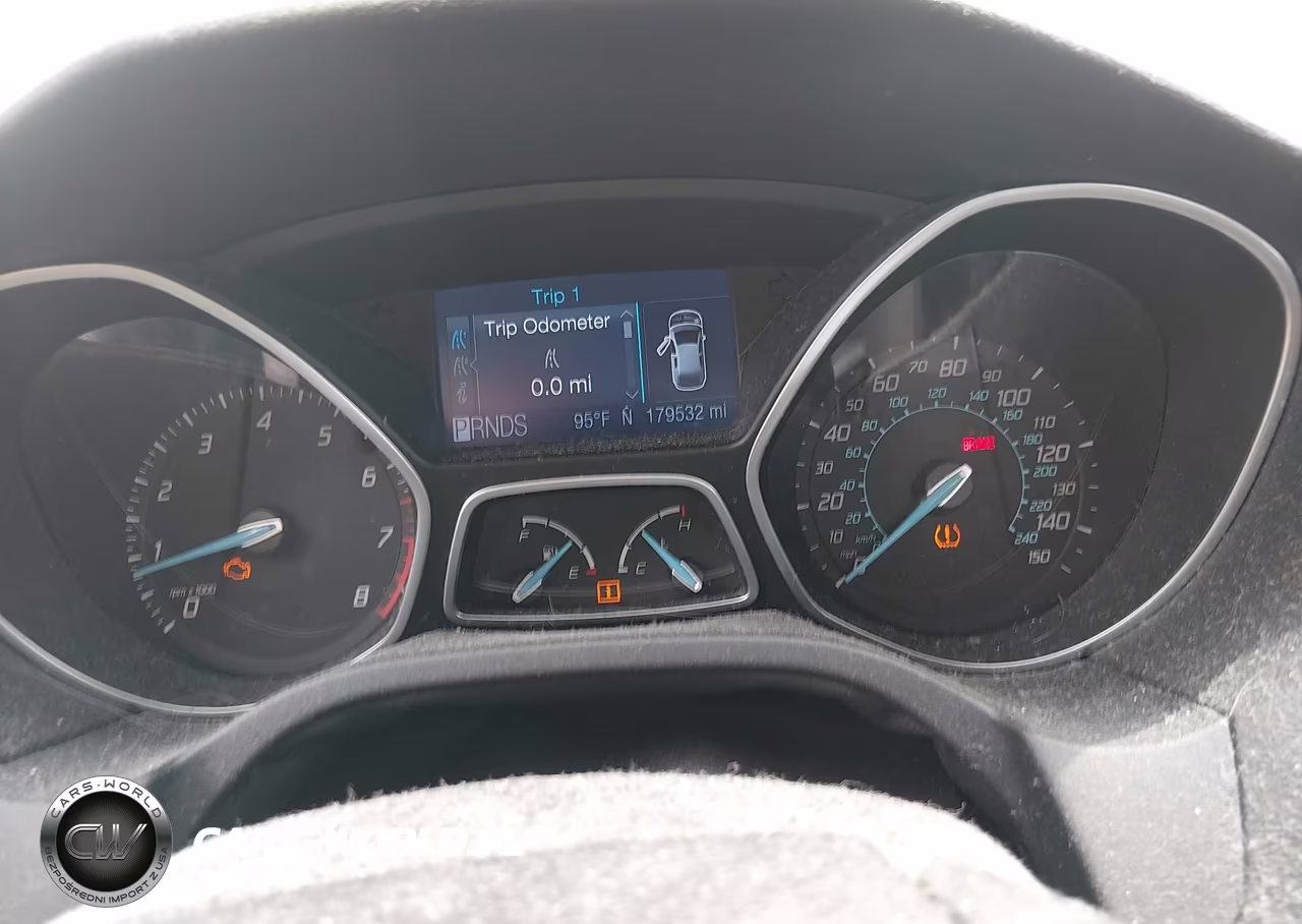 2012 Ford Focus Se VIN:1FAHP3F22CL384431 - 7