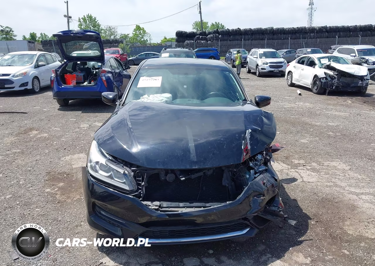 2017 Honda Accord Sport VIN:1HGCR2F57HA072368 - 12