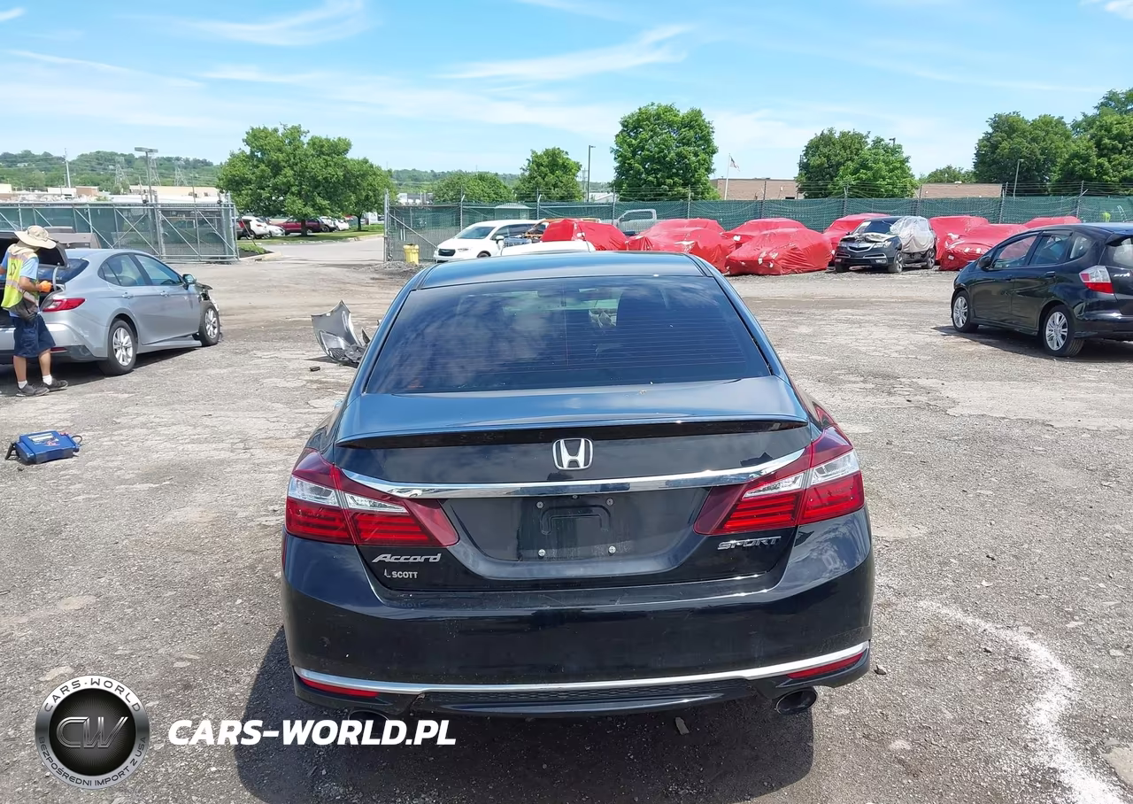 2017 Honda Accord Sport VIN:1HGCR2F57HA072368 - 16