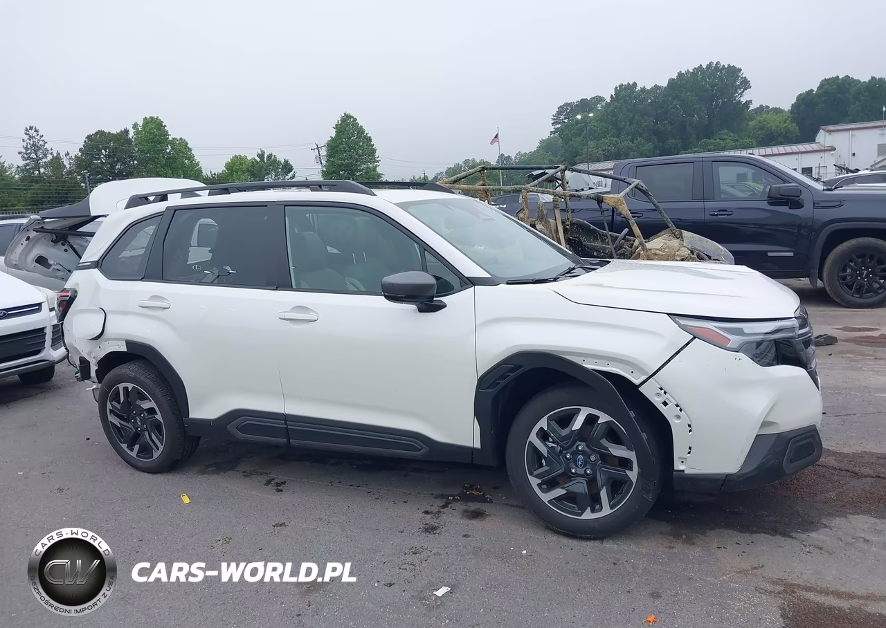 2025 Subaru Forester Limited VIN:JF2SLDRC1SH573077 - 13