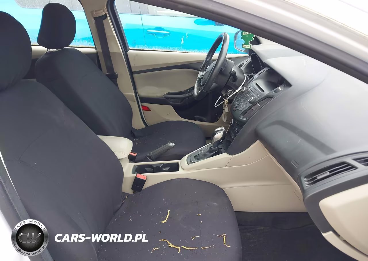 2015 Ford Focus Se VIN:1FADP3K21FL365197 - 5
