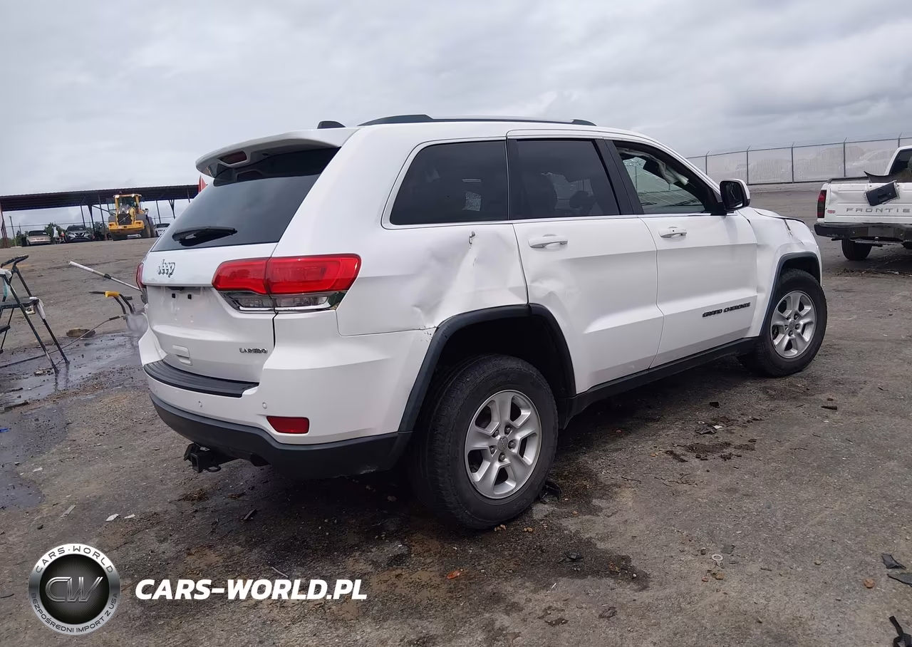 2017 Jeep Grand Cherokee Laredo 4X2 VIN:1C4RJEAG5HC664074 - 4