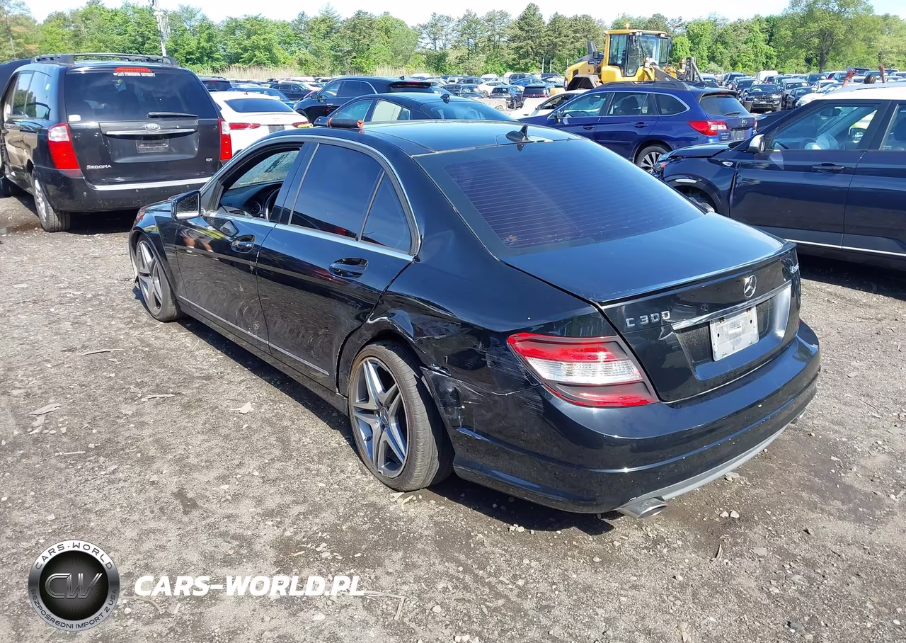 2011 Mercedes-Benz C 300 Sport 4Matic VIN:WDDGF8BB8BR135225 - 3