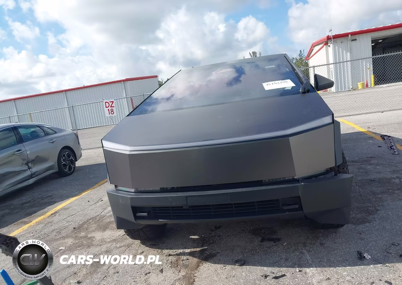 2024 Tesla Cybertruck All-Wheel Drive VIN:7G2CEHED0RA055582 - 10
