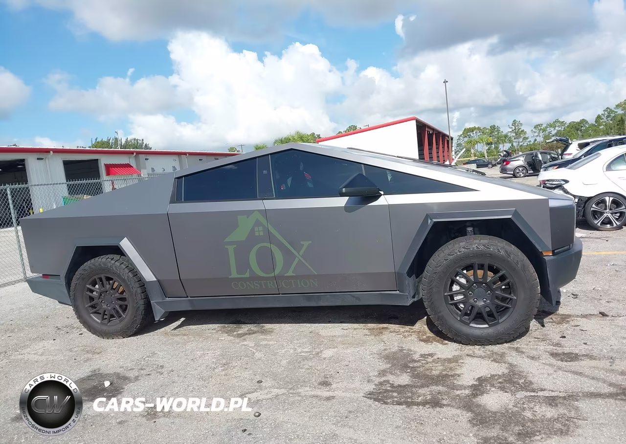 2024 Tesla Cybertruck All-Wheel Drive VIN:7G2CEHED0RA055582 - 11