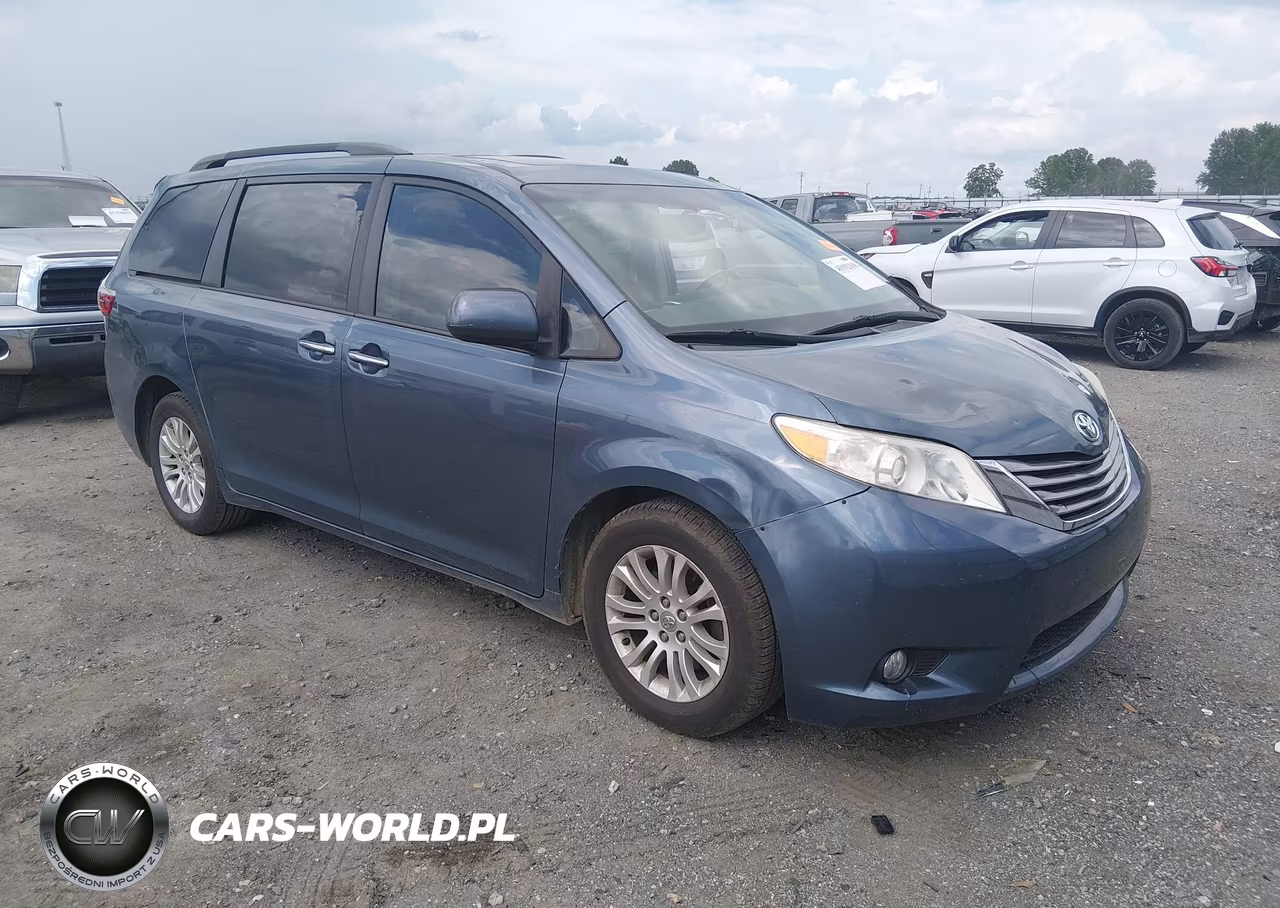2015 Toyota Sienna Xle 8 Passenger