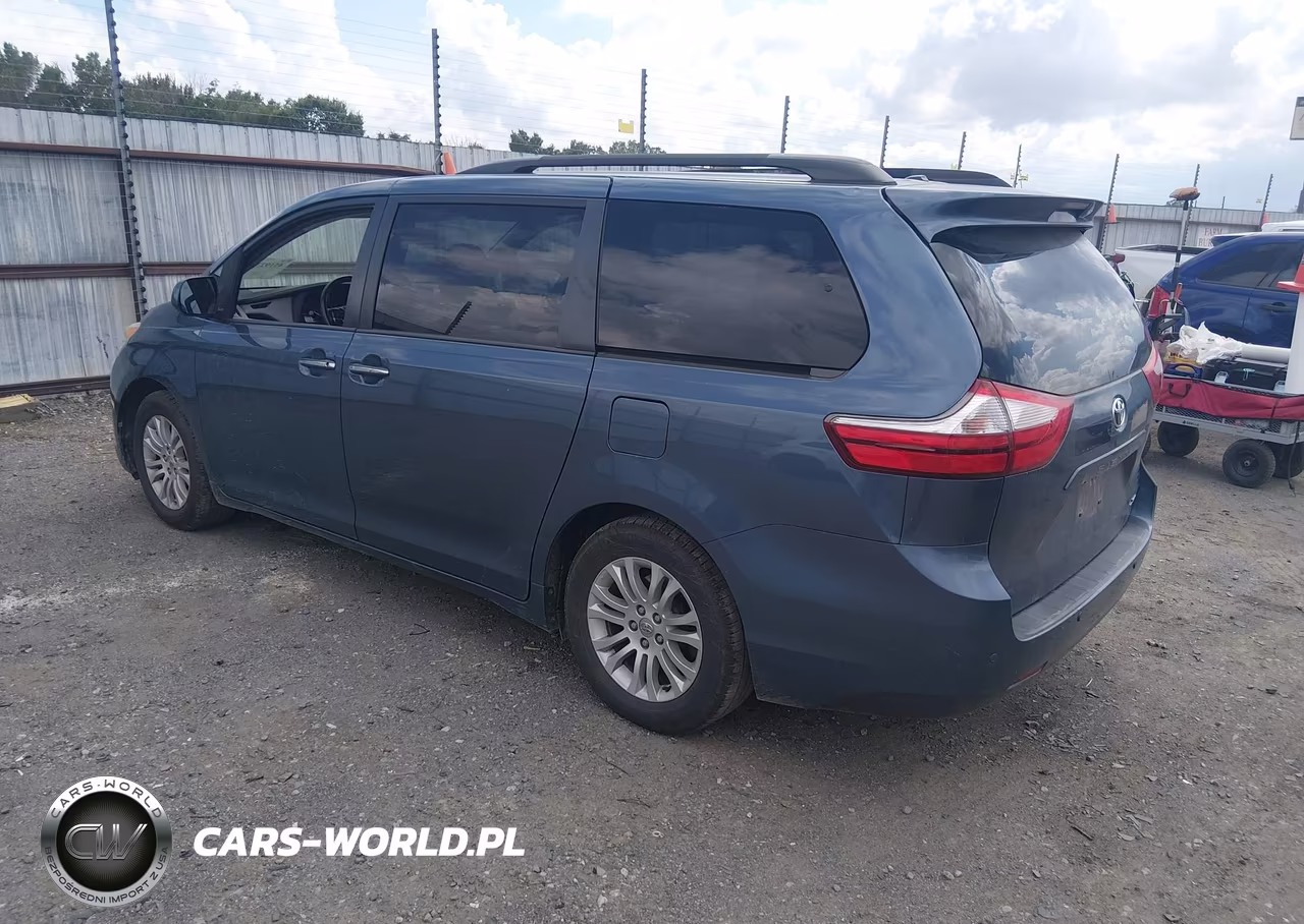 2015 Toyota Sienna Xle 8 Passenger VIN:5TDYK3DCXFS684953 - 3