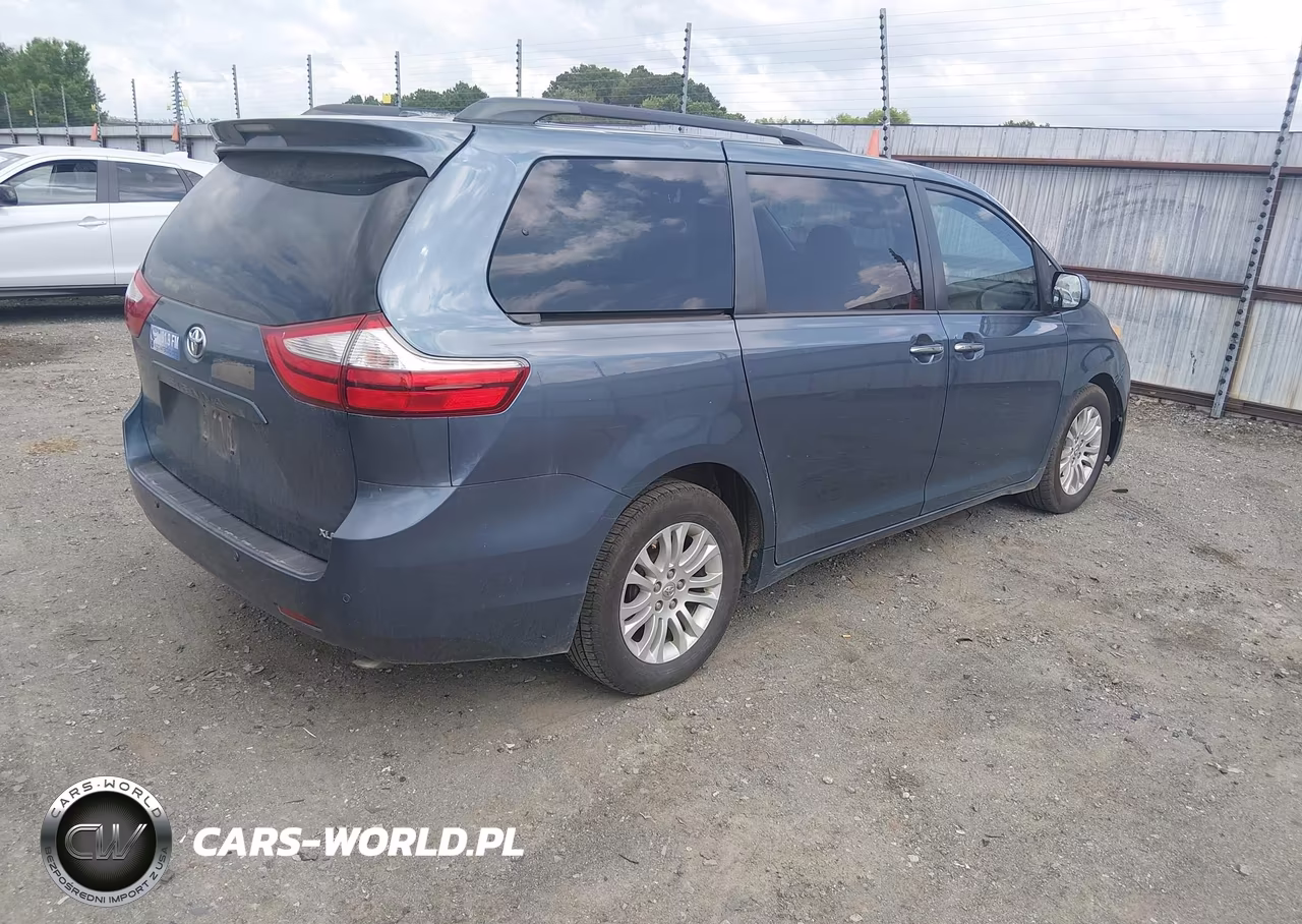 2015 Toyota Sienna Xle 8 Passenger VIN:5TDYK3DCXFS684953 - 4