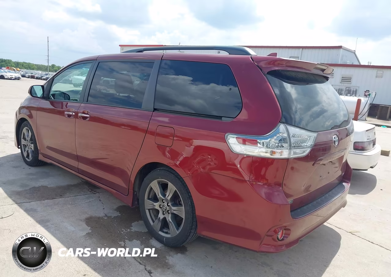 2019 Toyota Sienna Se 8 Passenger VIN:5TDXZ3DC2KS985198 - 3