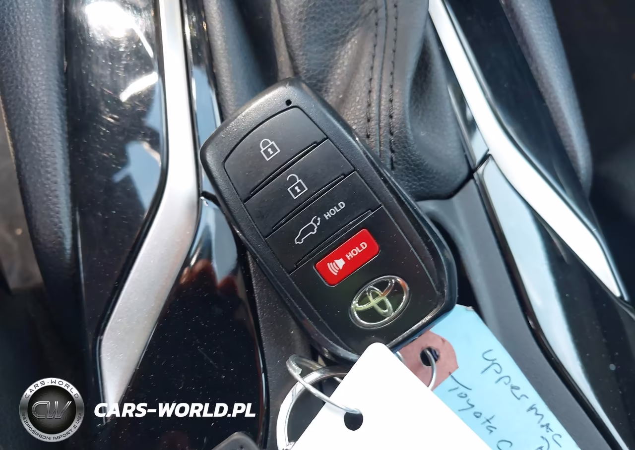 2022 Toyota Corolla Cross Xle VIN:7MUDAABG6NV028474 - 11