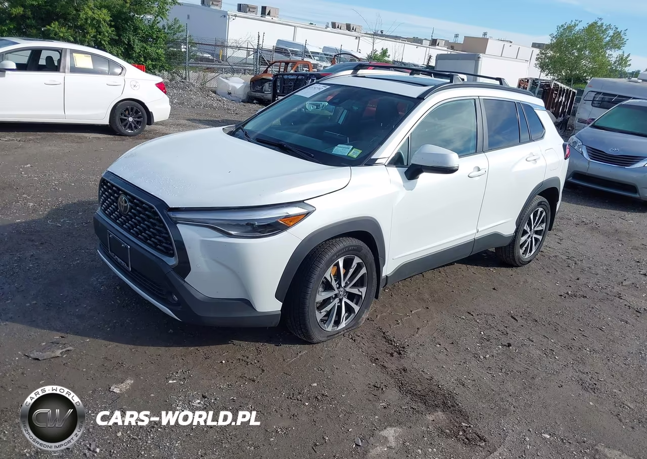 2022 Toyota Corolla Cross Xle VIN:7MUDAABG6NV028474 - 2