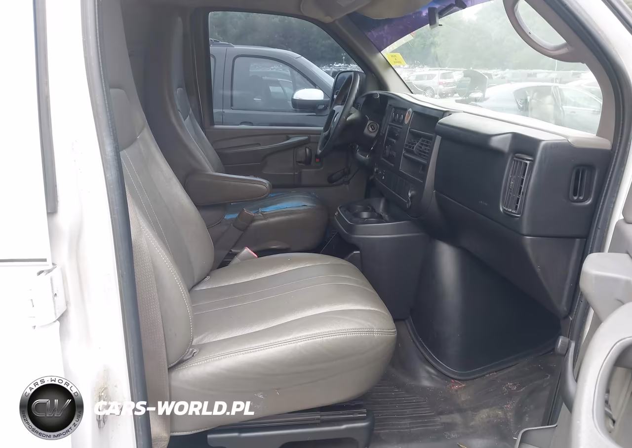 2011 Chevrolet Express 2500 Work Van VIN:1GCWGFFA3B1125855 - 5