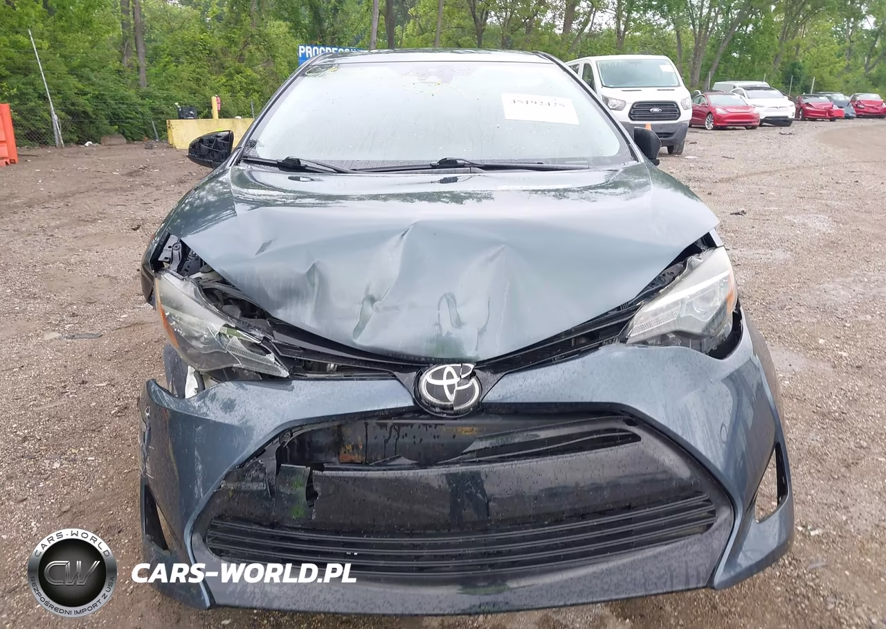2018 Toyota Corolla Le VIN:5YFBURHE3JP849676 - 13