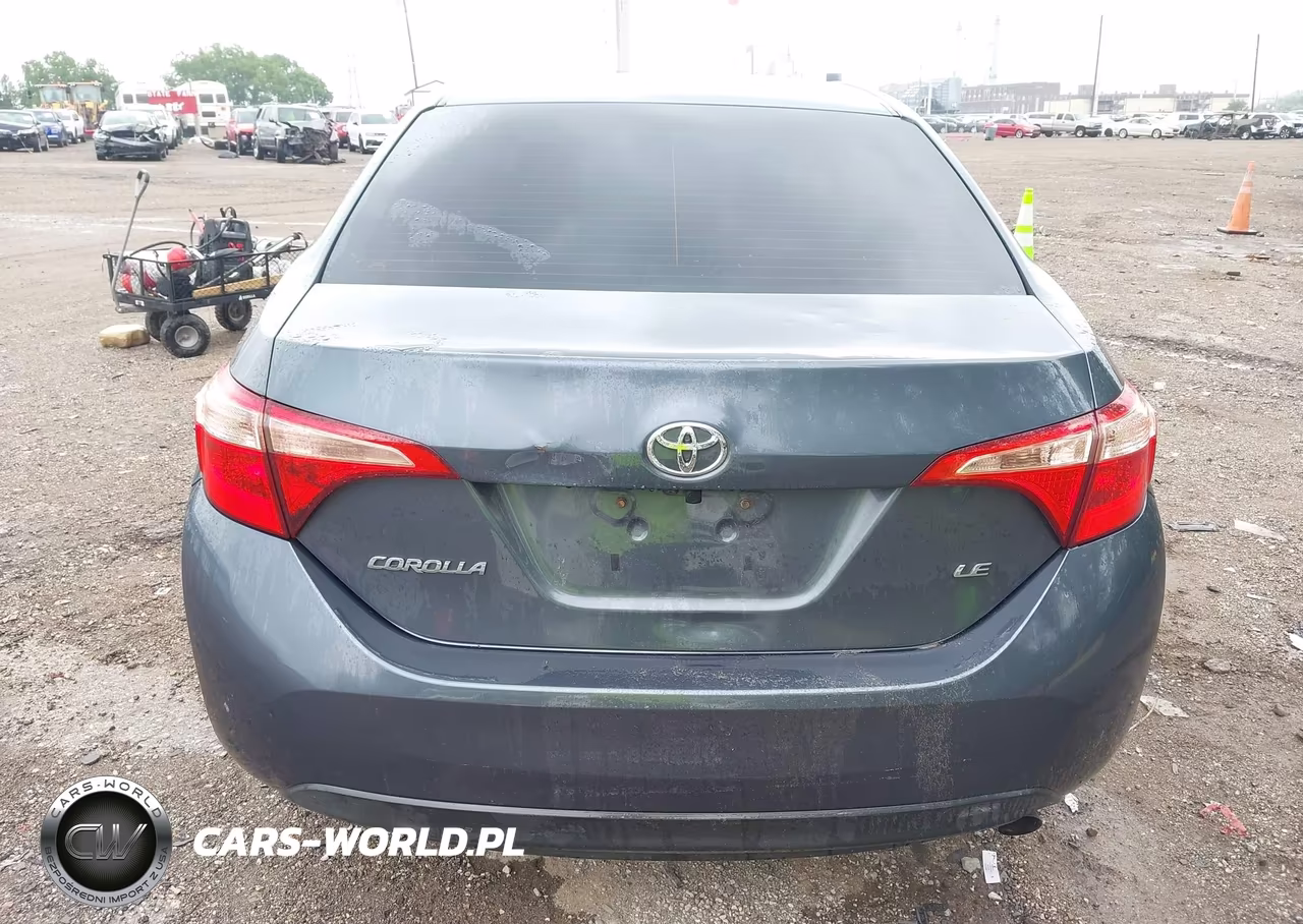 2018 Toyota Corolla Le VIN:5YFBURHE3JP849676 - 17